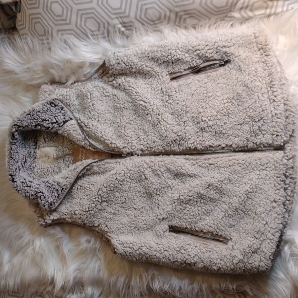 Thread & Supply Jackets & Blazers - Thread & Supply furry fleece vest sz L beige/cream color